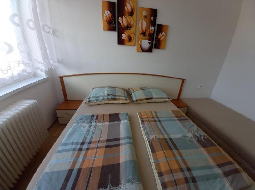 Apartmanovy Dom Grand Štúrovo Exteriör bild