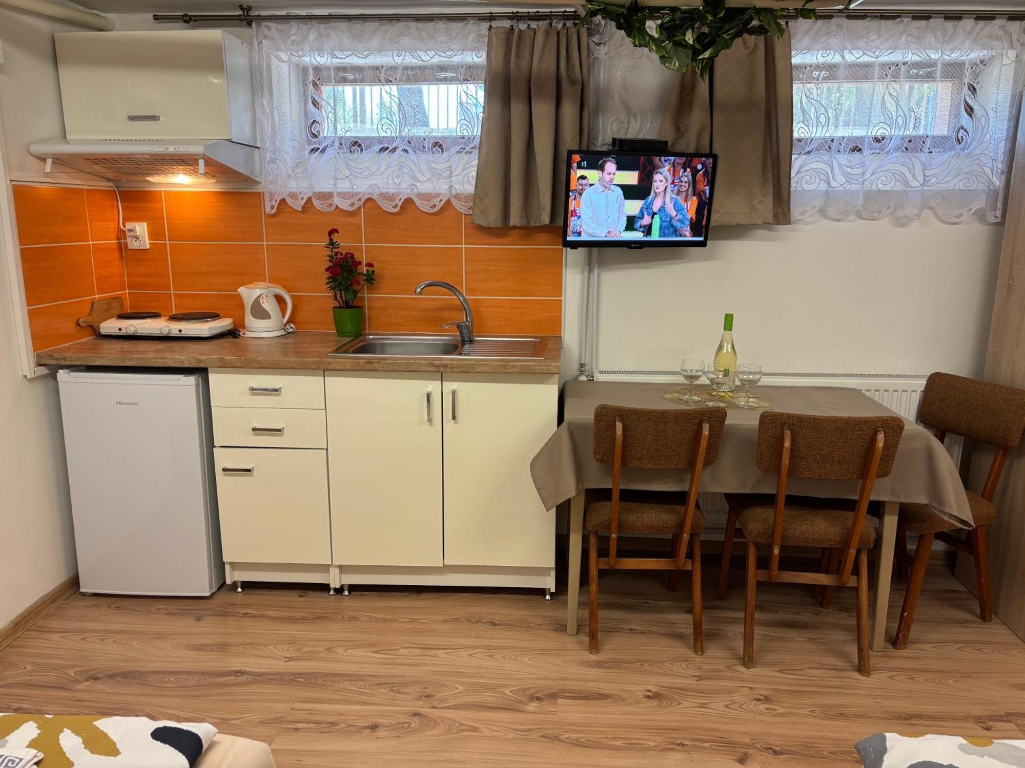 Apartmanovy Dom Grand Štúrovo Exteriör bild